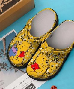 Winne The Pooh With Bee Honey Cr removepics