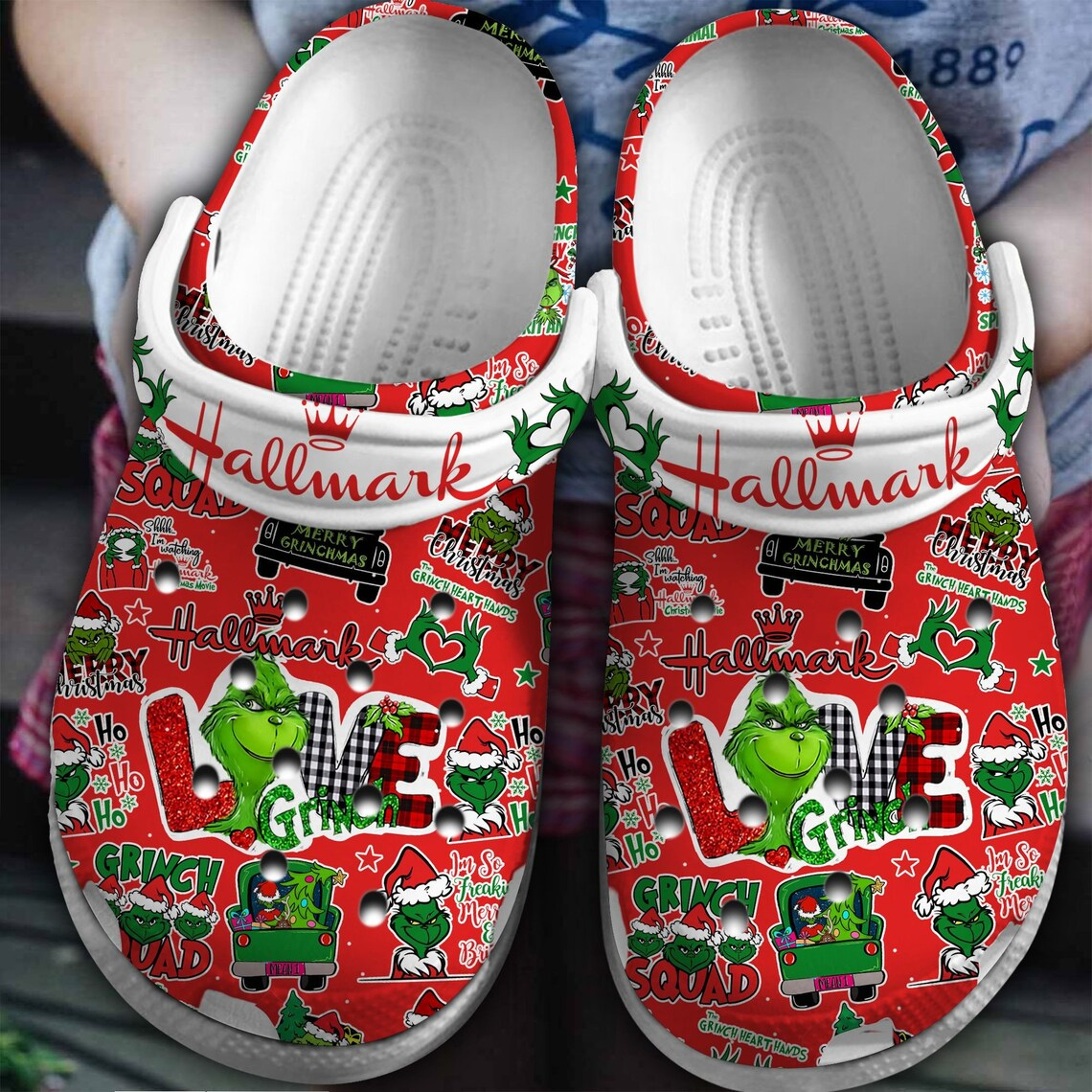 adults love grinch christmas unisex red clogs fun and unique for christmas 4noxu