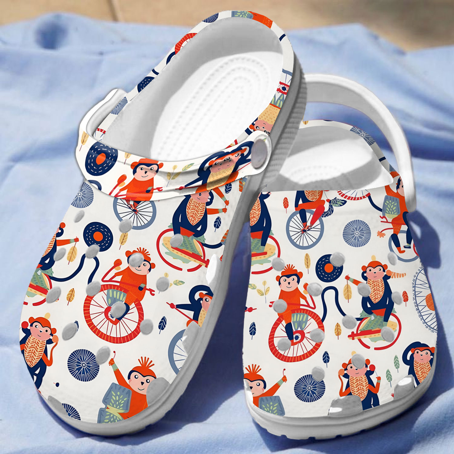 monkey with the circus non slip unisex classic clogs os7fy