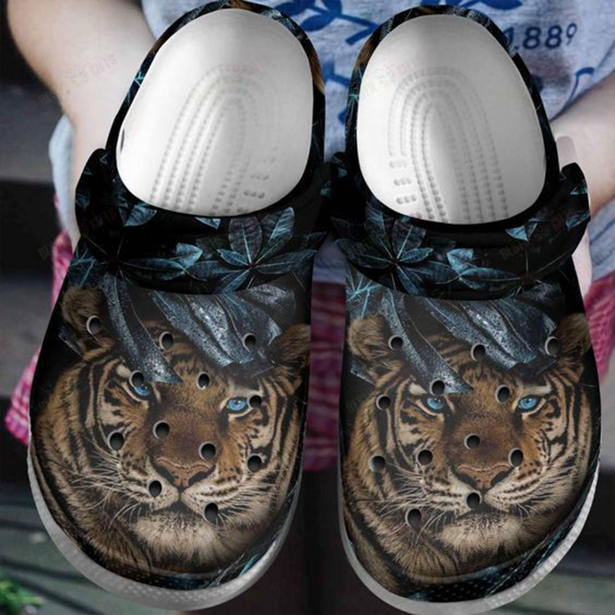 tiger in the forest dark color unisex animal clogs 9duyo