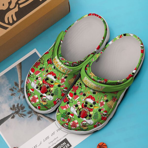 fashionable baby yoda star wars merry christmas unisex green clogs perfect for men and women l8fe8