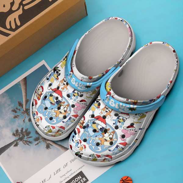 stylish clogs bluey family christmas time unisex clogs easy to clean oyvds