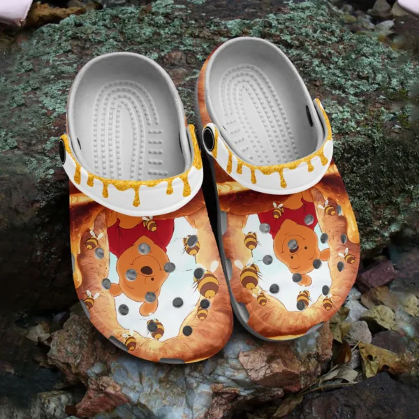 new design of adorable winnie the pooh loves honey cartoon classic clogs perfect clogs for men and women 3dkzv