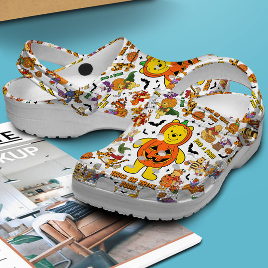 special design of clogs winnie the pooh non slip and lightweight unisex clogs hy1cf