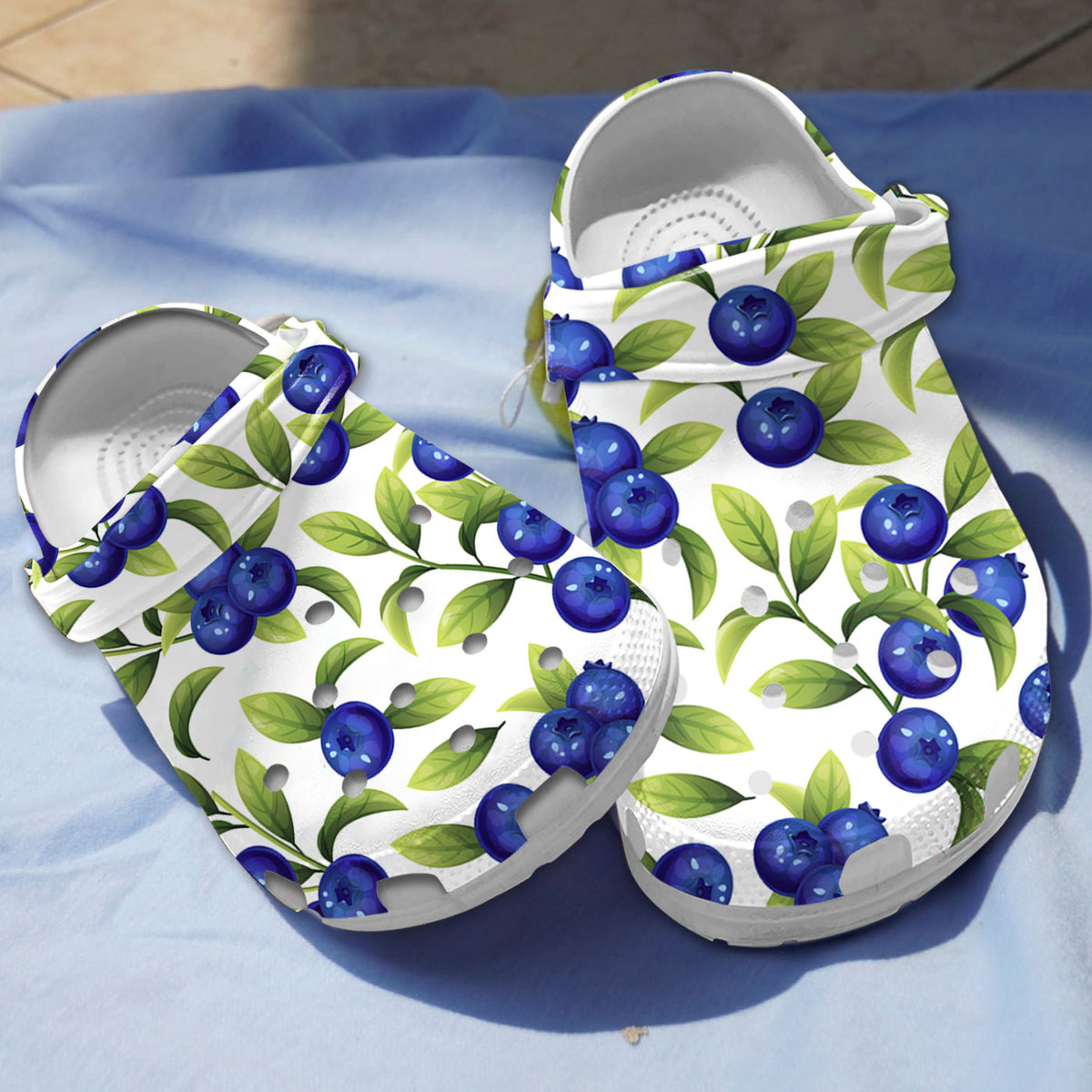 breathable and fluffy blueberry white clogs suitable for outdoor walking ksnbj