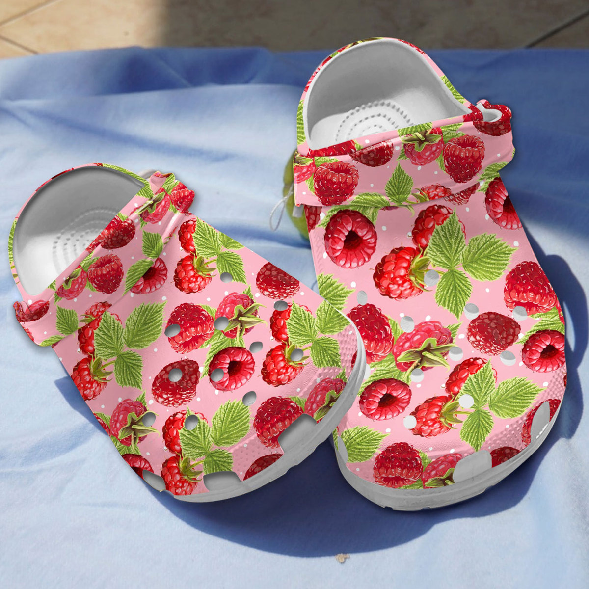 breathable and soft raspberry pink clogs suitable for outdoor walking 2coza