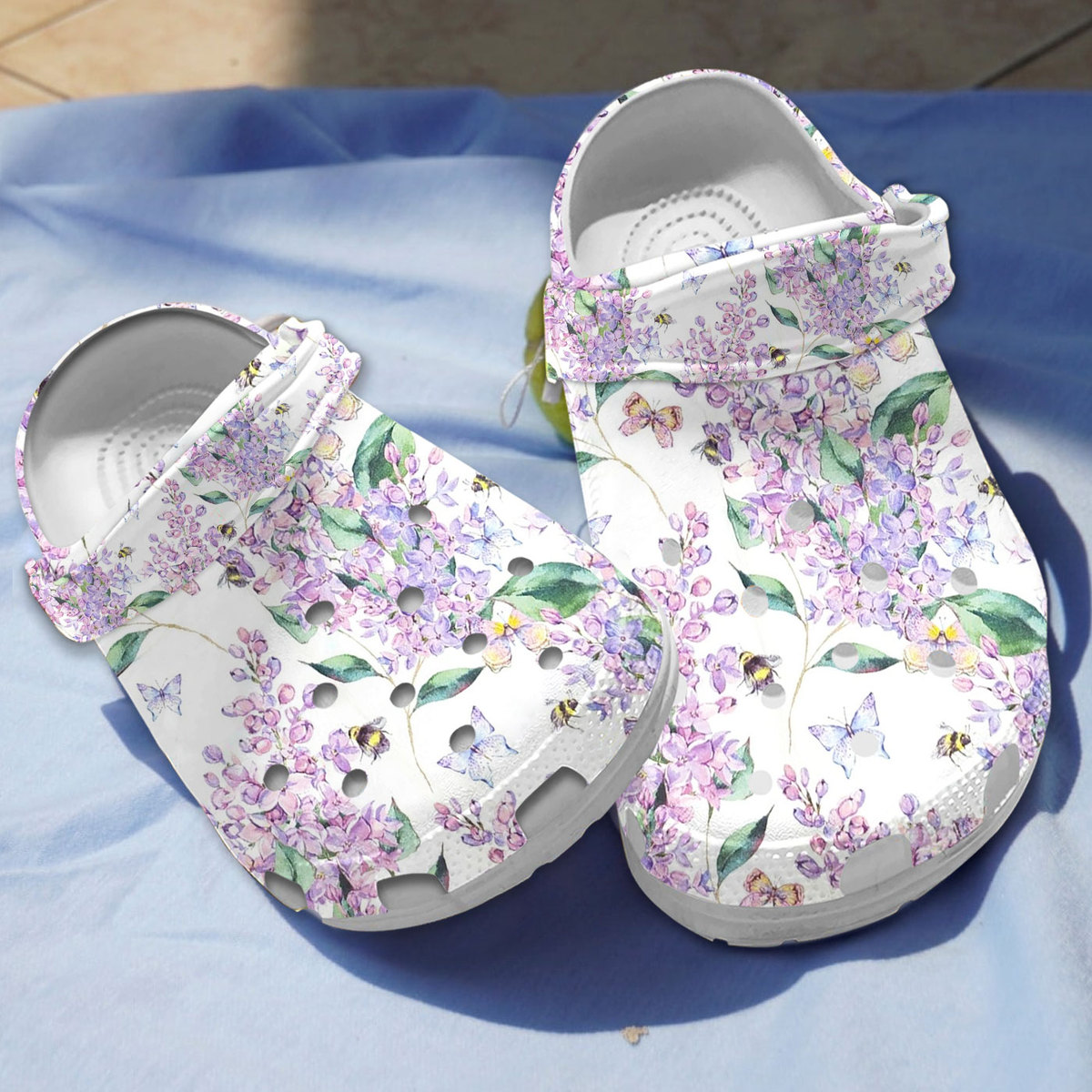 fluffy and rare lilac white clogs perfect for outdoor play 3dhh0