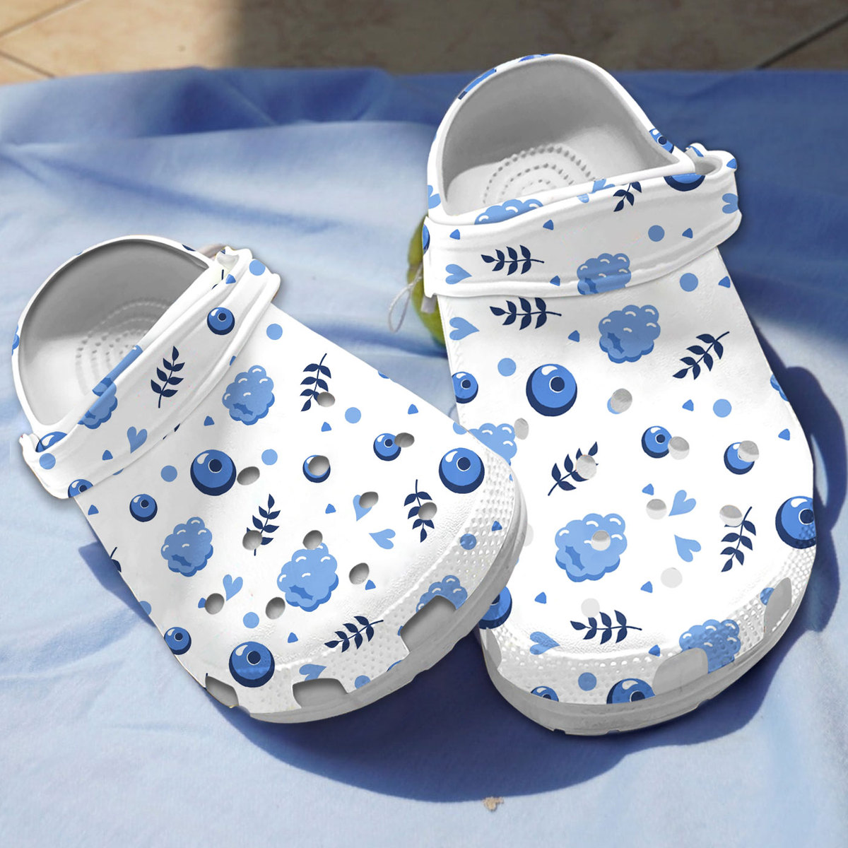 lightweight and water proof blueberry white clogs perfect for outdoor activity xgubi