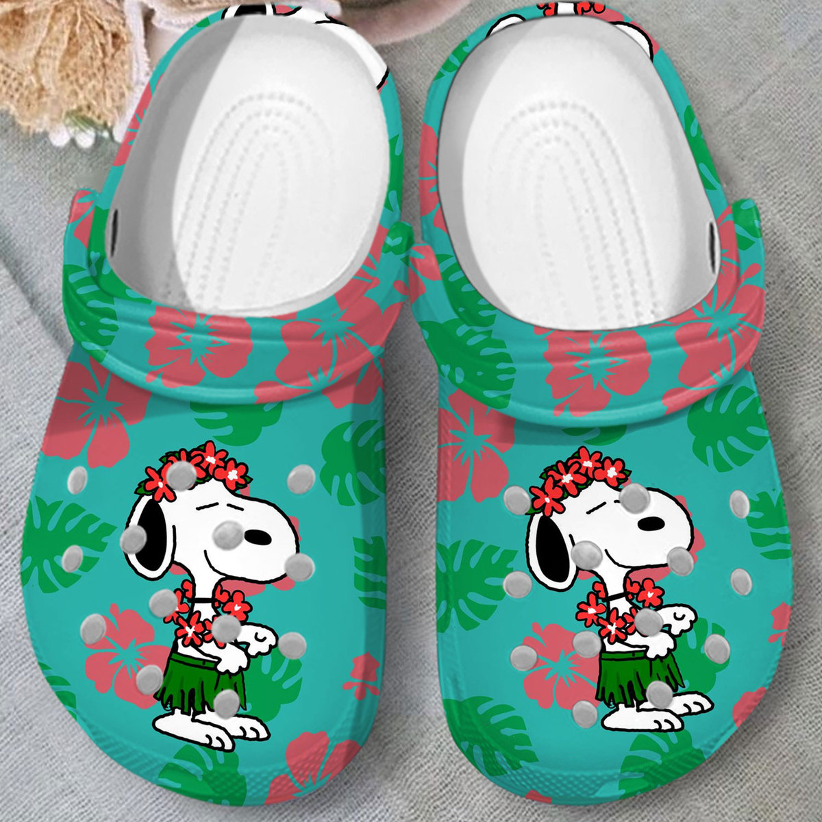 new design snoopy green clogs perfect footwear for men and women lhcvr