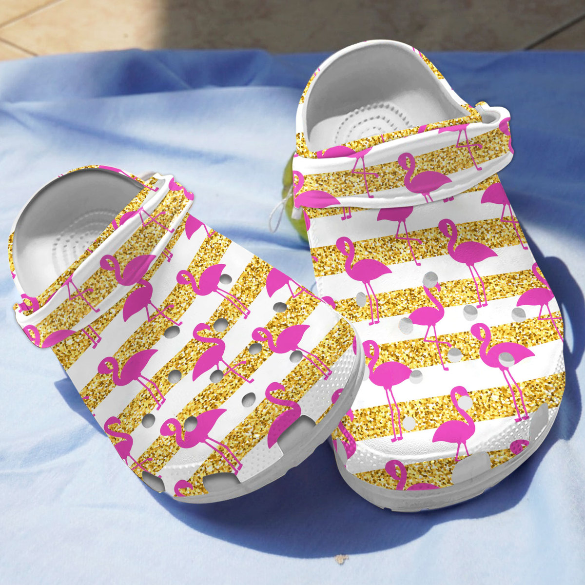 Eye-catching Design Flamingo Glitter Unisex Clogs, Perfect Footwear For Kids & Adults