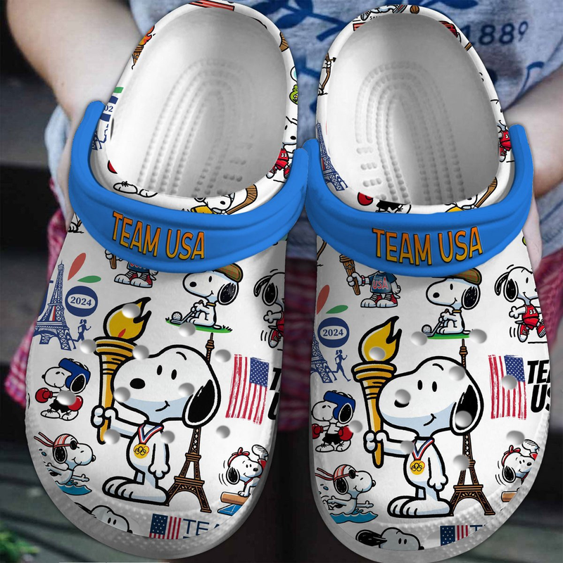 Water-Resistant And Non-slip Snoopy Clogs, Available Sizes For Kids And Adults
