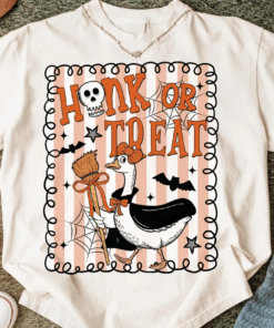 Pretty Goose Honk Or Treat Halloween T-Shirts